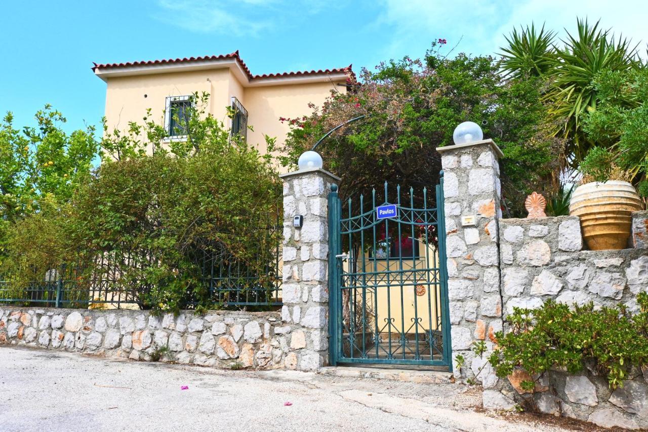Pavlos' Cottage With Beach View Kórfos Exteriör bild