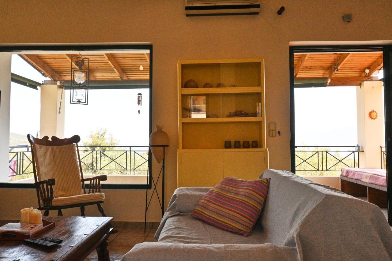 Pavlos' Cottage With Beach View Kórfos Exteriör bild